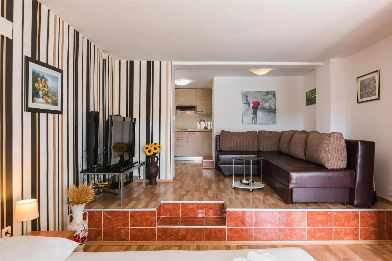 Apartments Novoselic Dramalj