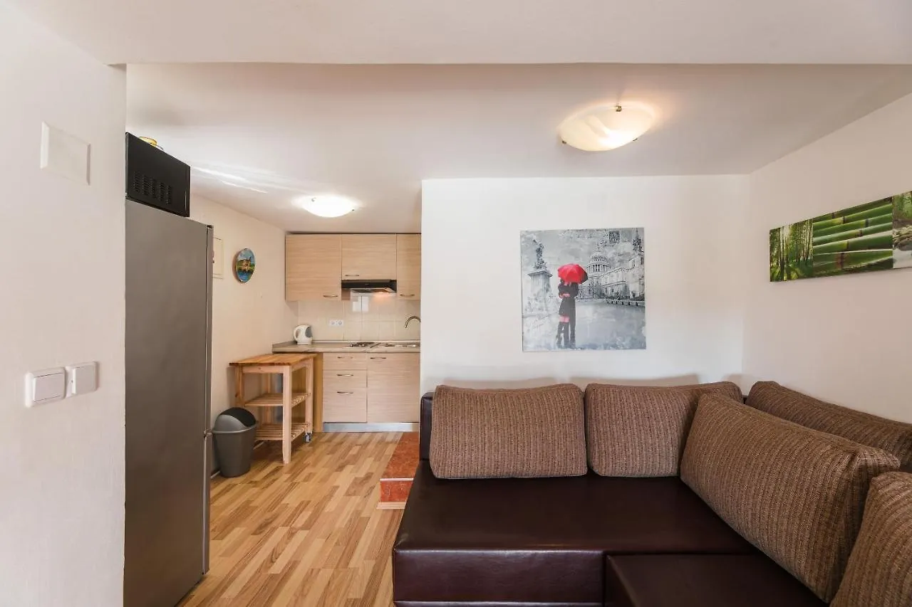 Apartments Novoselic Dramalj
