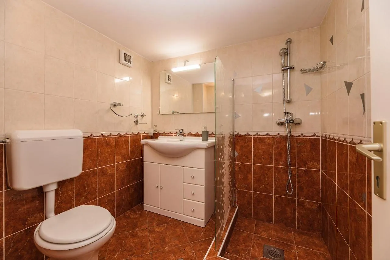 Apartments Novoselic 0*, Драмаль Хорватия