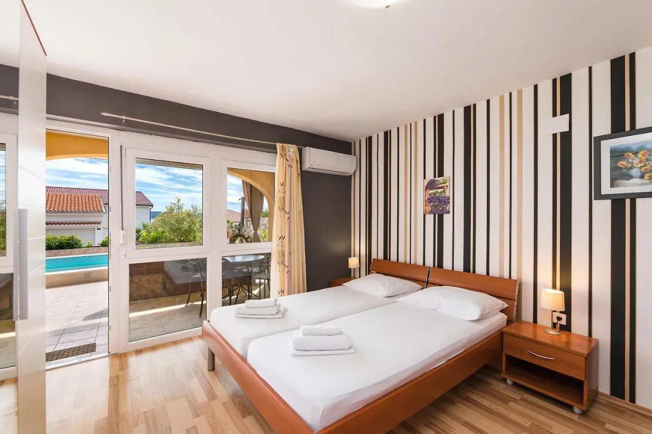 Apartments Novoselic Dramalj