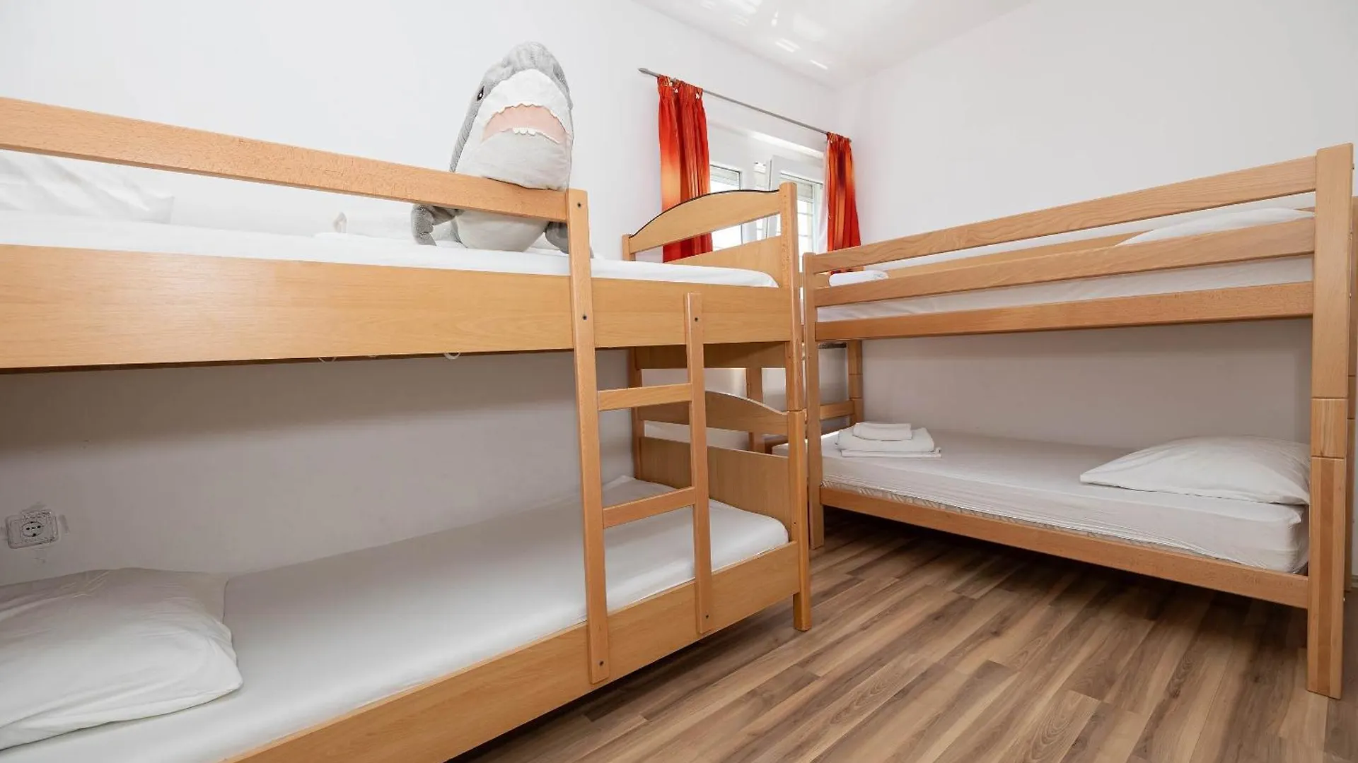 Apartments Novoselic 0*, Драмаль Хорватия