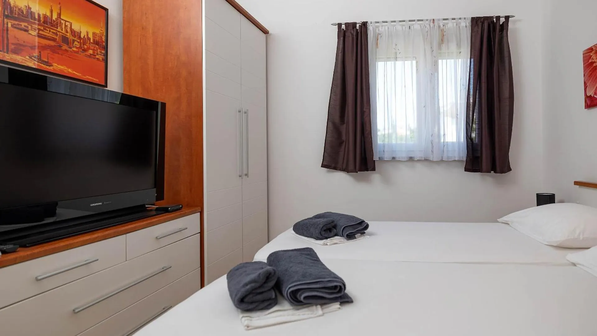Apartments Novoselic Dramalj