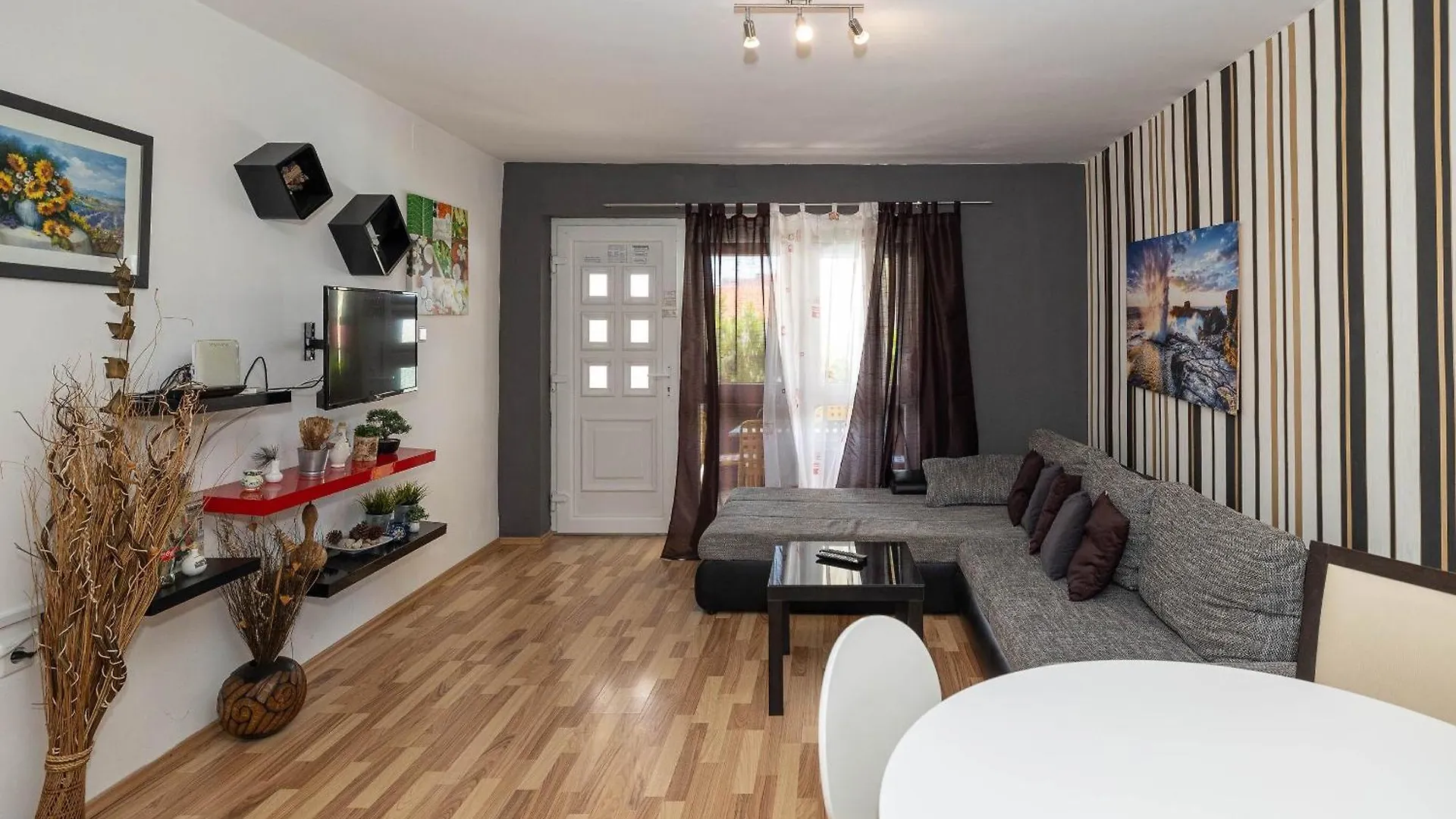 Apartments Novoselic Dramalj
