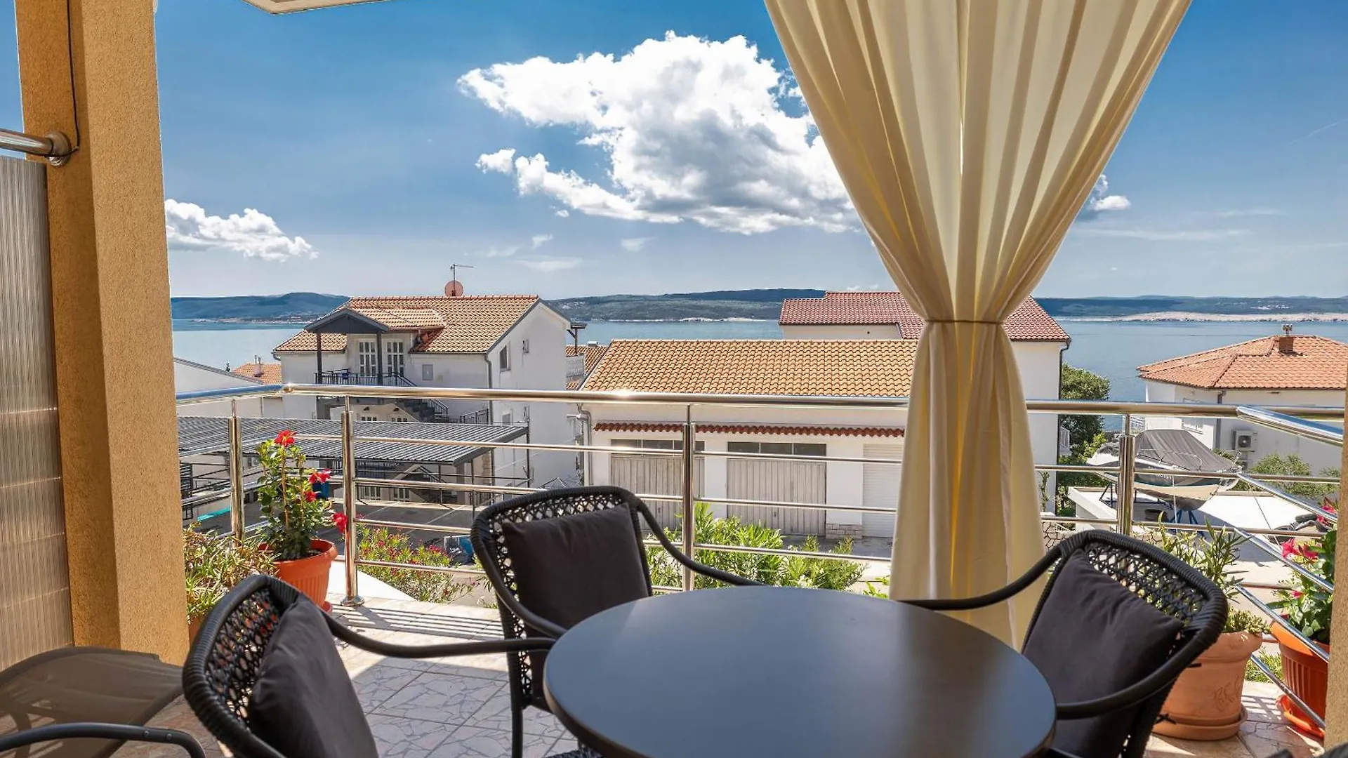 Apartments Novoselic Dramalj
