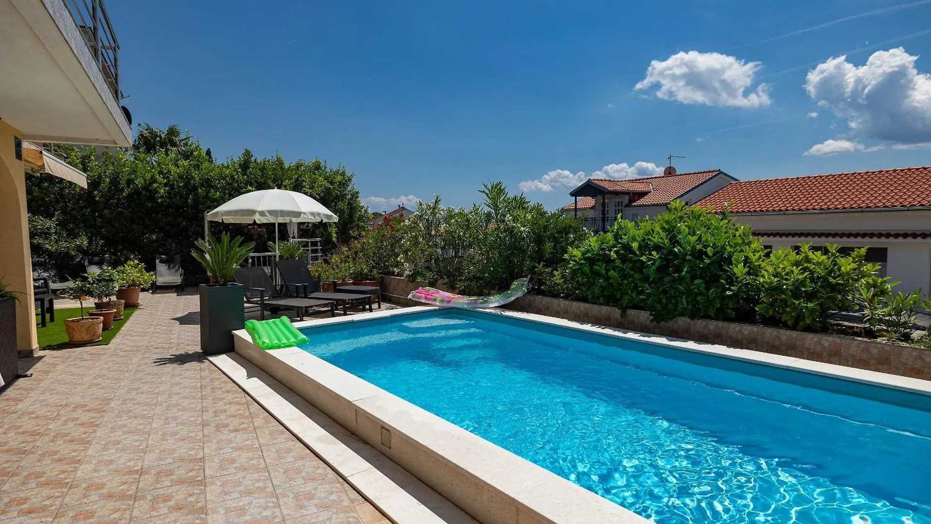 Apartments Novoselic Dramalj